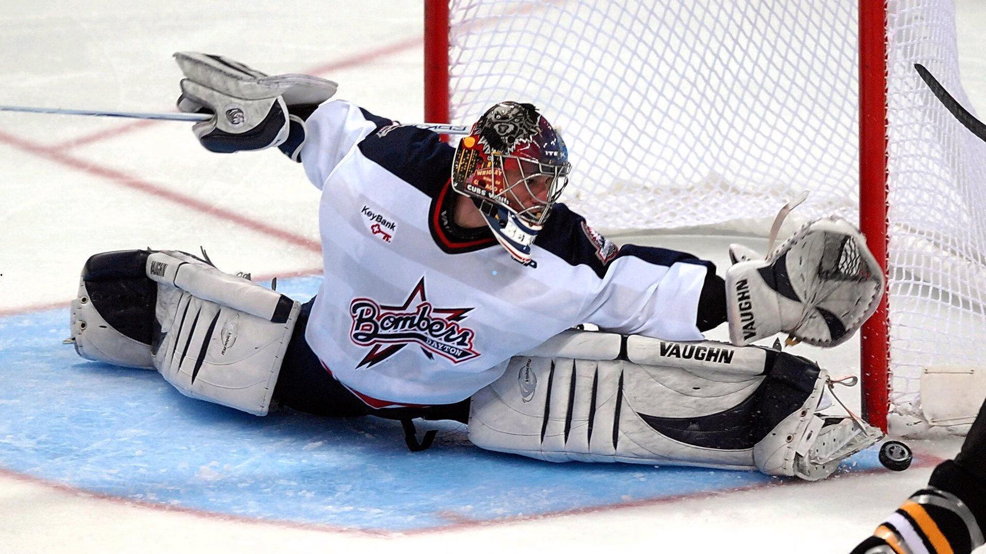 厄瓜多尔联赛新援亮相演砸 暴力射门误伤场边工作人员引争议