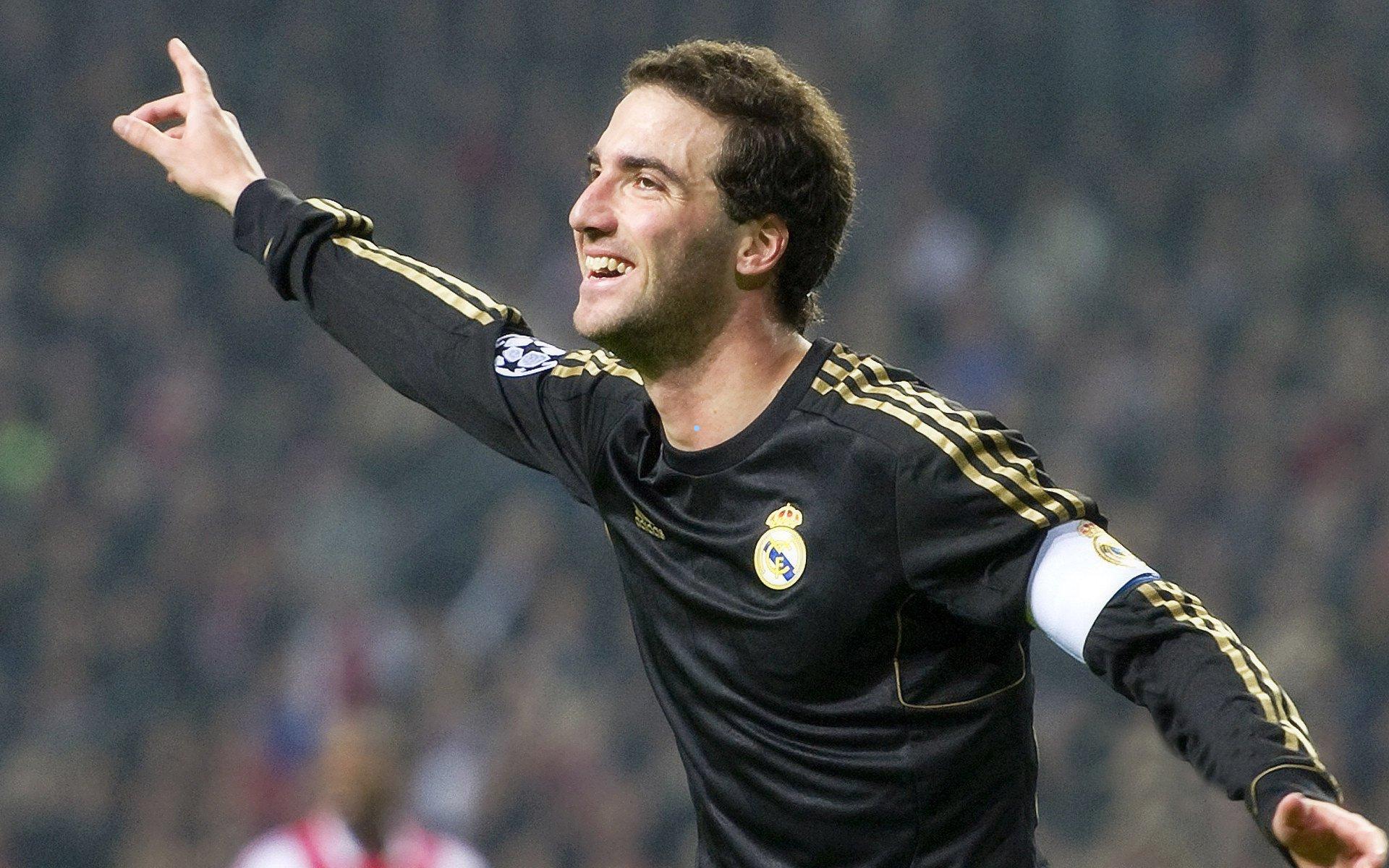 名记多次炮轰孙继海引发足坛震荡，自曝家人遭生命威胁，矛头直指足协严重违规